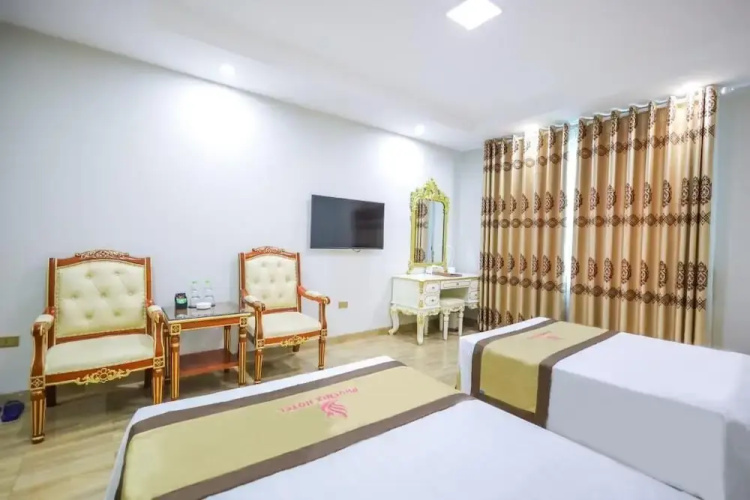 Phoenix Hotel 3