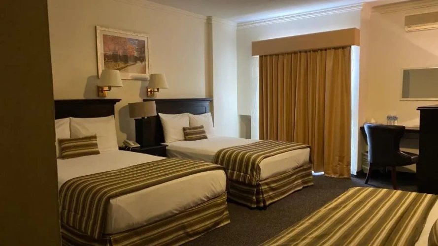 Standard Triple room