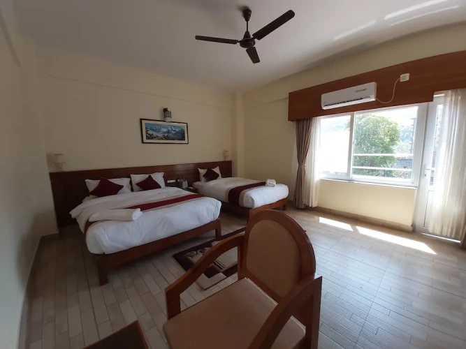 Standard Triple room