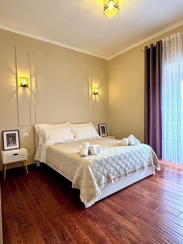 Standard Triple room with city view