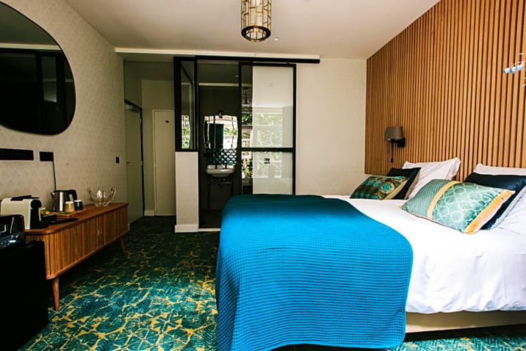 Guest rooms