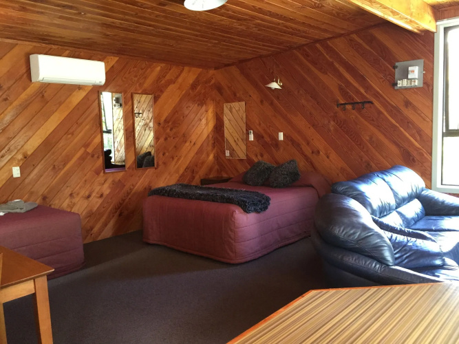 Sportsmans Lodge