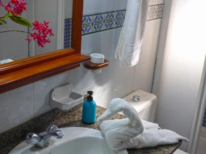 2 Bedrooms Cottage