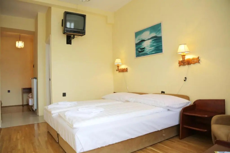 Hotel Bara Junior