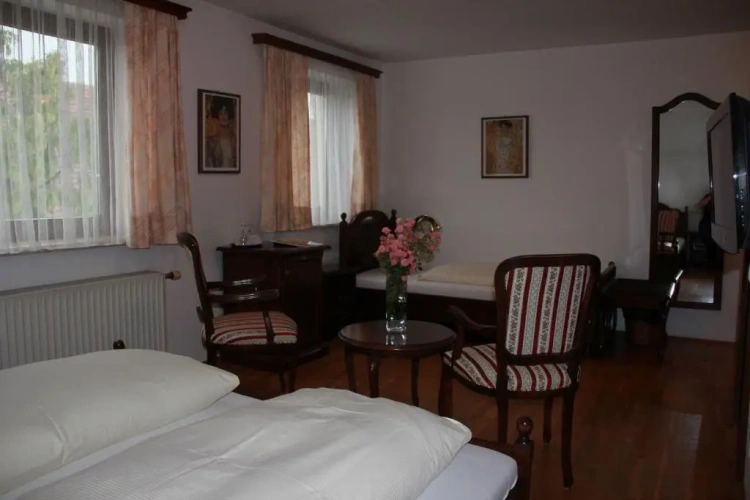Classic Triple room