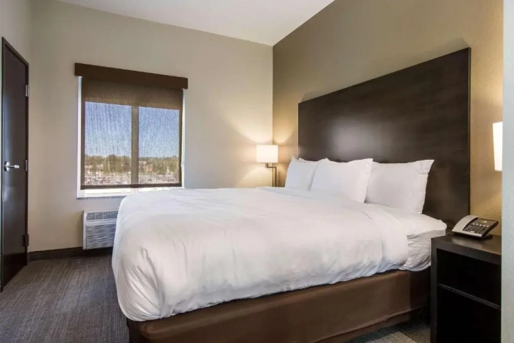 Suite with balcony