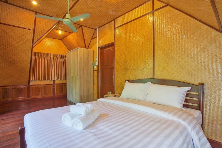 2 Bedrooms Villa