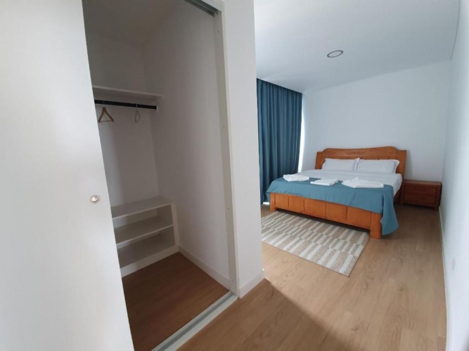 3 Bedrooms Apartment