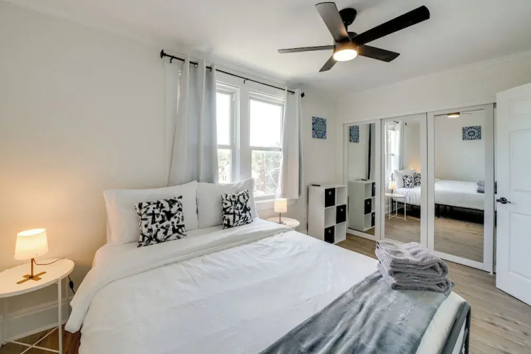 4 Mi to Dtwn: Pet-friendly Home in Pittsburgh