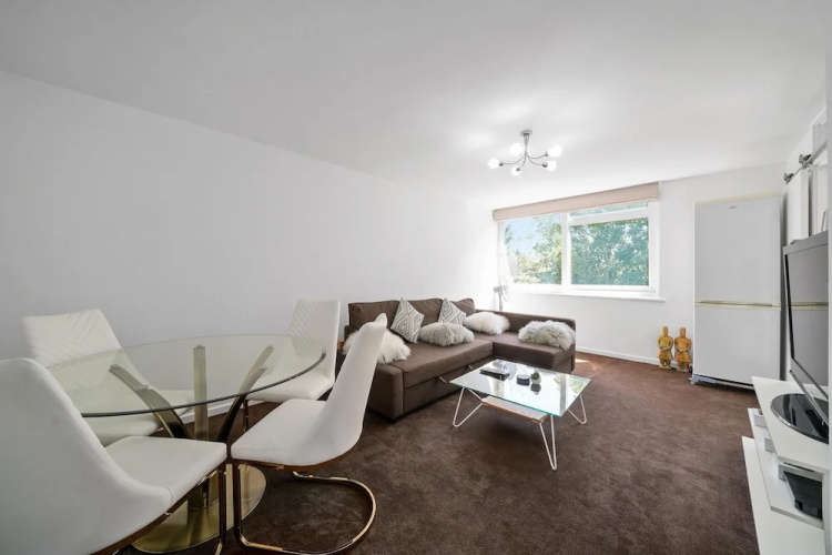 Gatewick Duplex Serviced Apartment