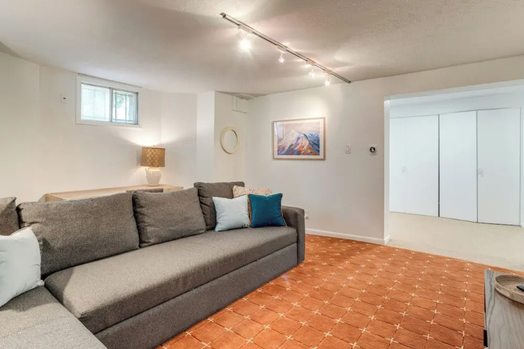Walkable Apt w/ Off-street Parking in Cheesman!