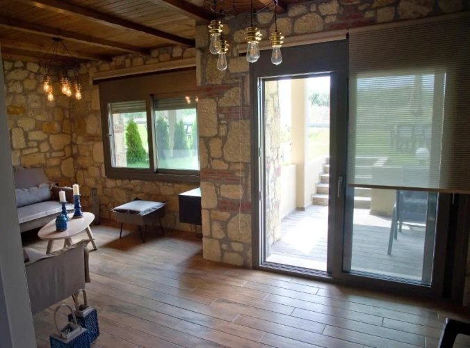 2 Bedrooms Villa