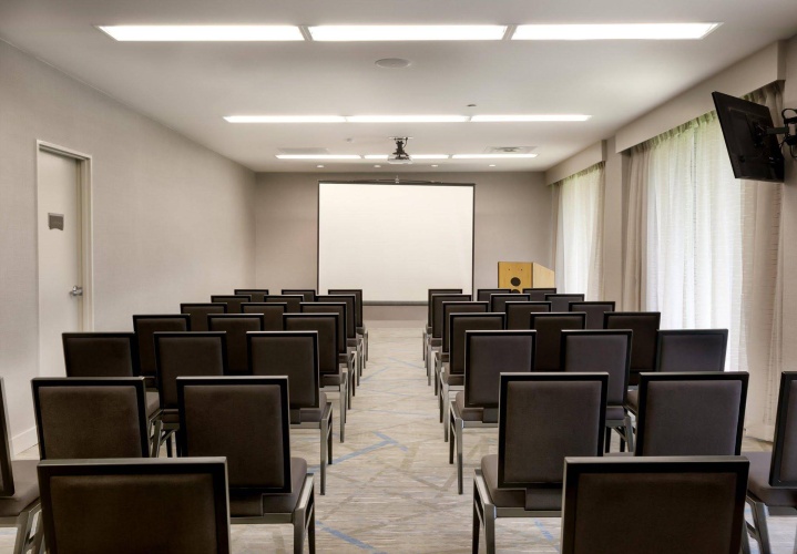 DoubleTree by Hilton Hotel & Suites Houston by the Galleria photo 26