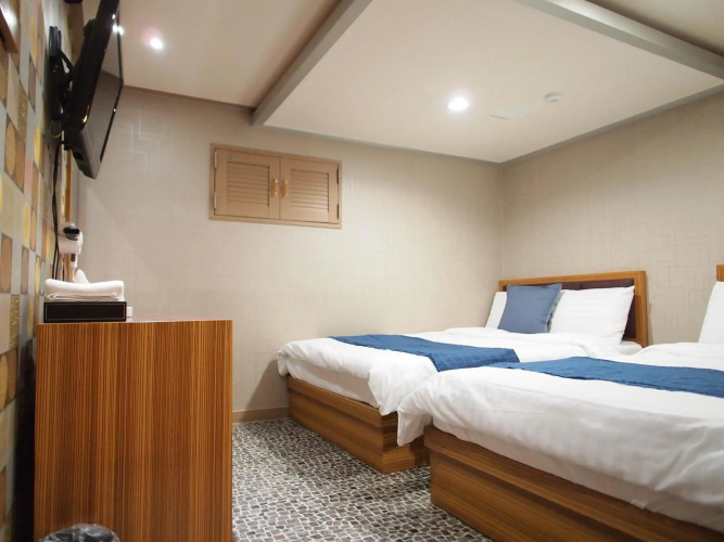 Hostel J Stay