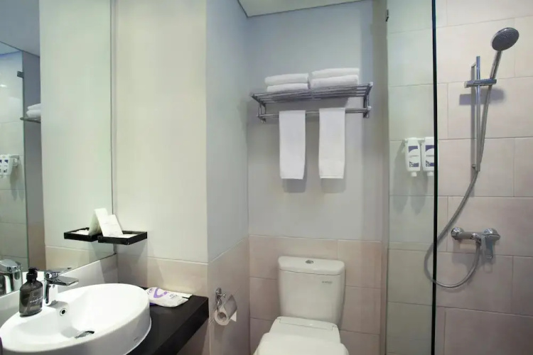 Fox Lite Hotel Cikarang