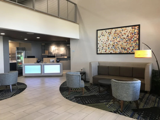 Comfort Suites