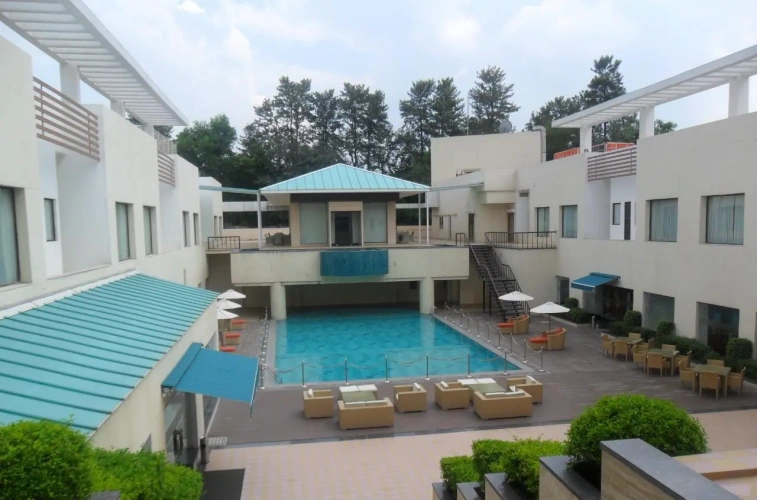 Deluxe room with pool view