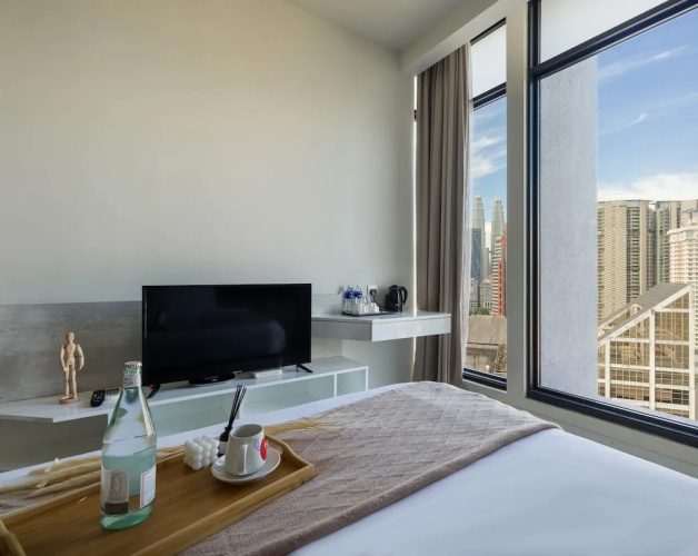 Expressionz Professional Suites by Perfect Host