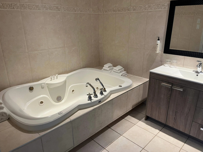 Travelodge by Wyndham Hotel & Convention Centre Quebec City photo 8
