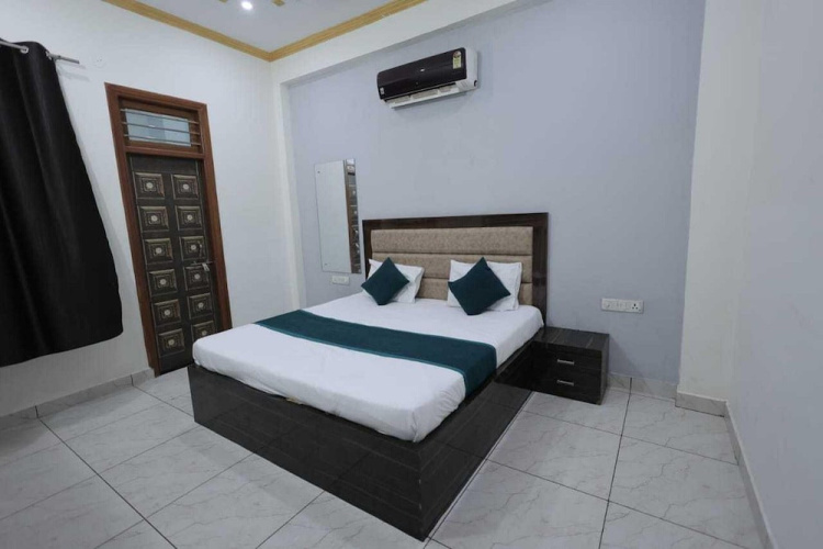 Collection O Agra Kalindi Vihar