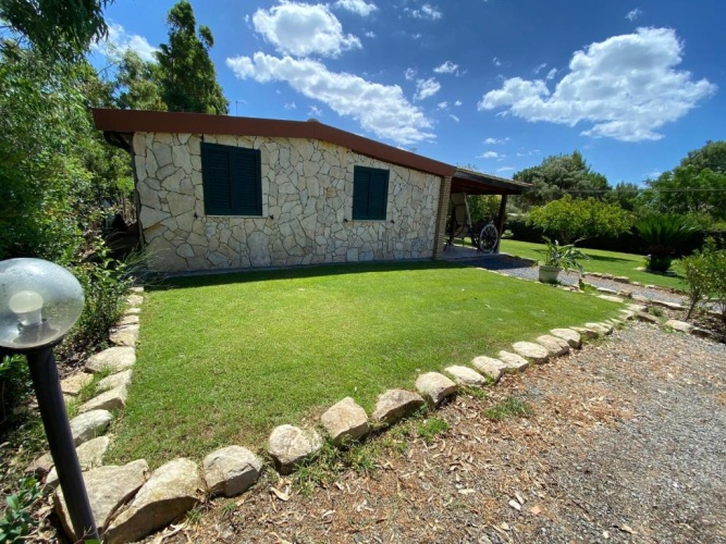 3 Bedrooms Cottage