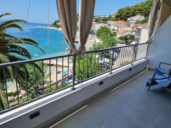 Beachfront Comfort Apartments Sinajko