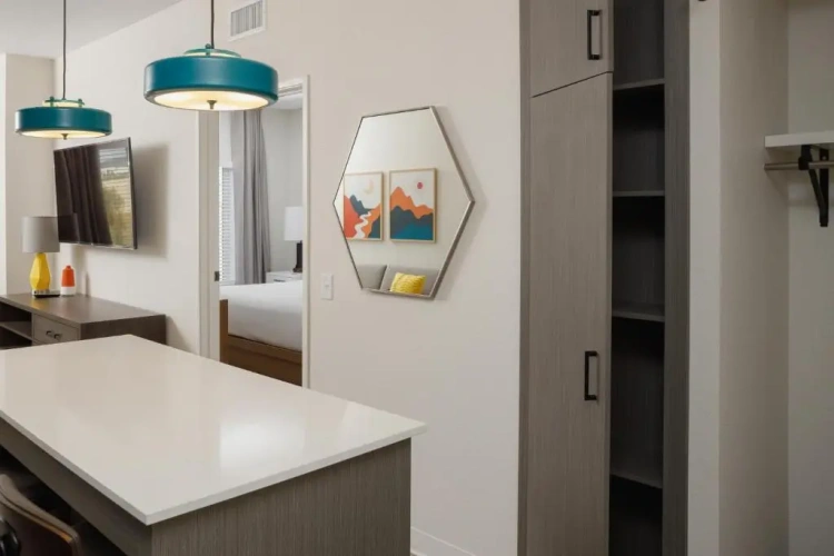1 Bedroom Suite