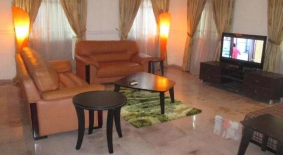 Platinum Apartment & Suites
