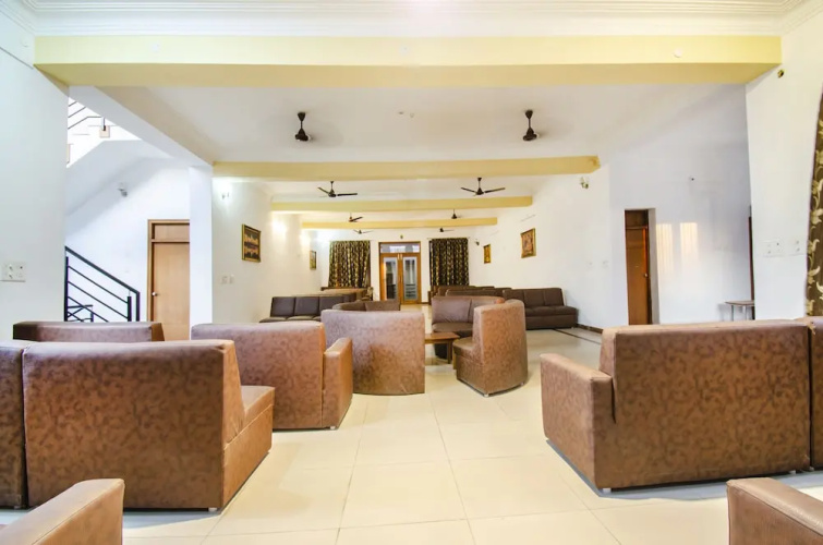 Kumar's White House Hotel