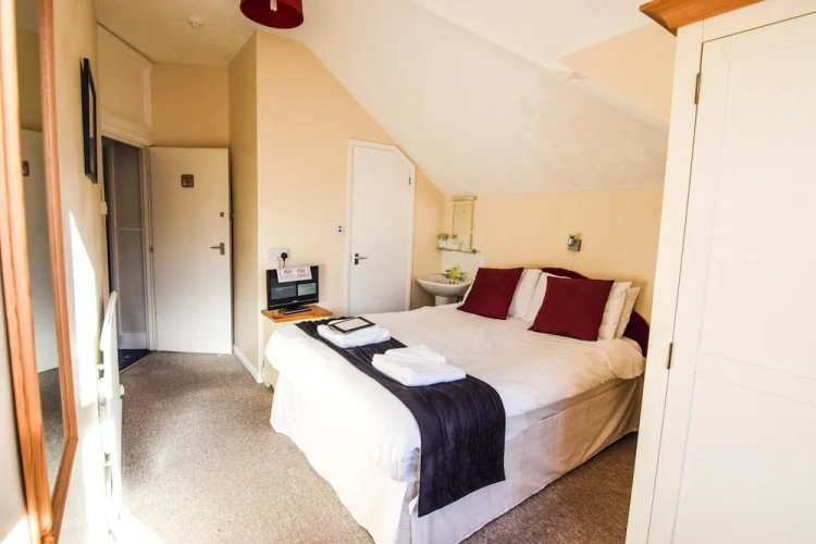 Premium Double room with partial ocean view