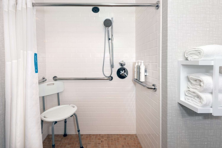 Hampton Inn Coventry-Warwick Area photo 10