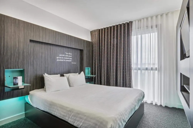 Superior Quadruple room with city view