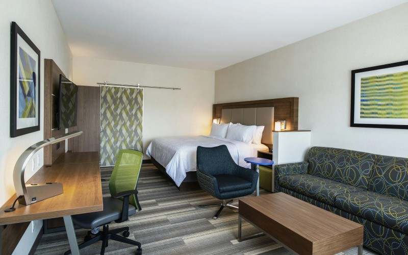 Holiday Inn Express & Suites Kelowna - East photo 7