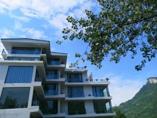 Ranqi Art Hostel