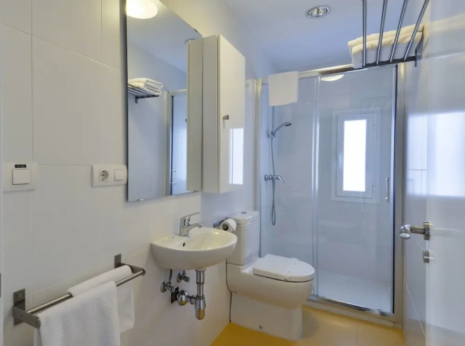 1 Bedroom Apartment