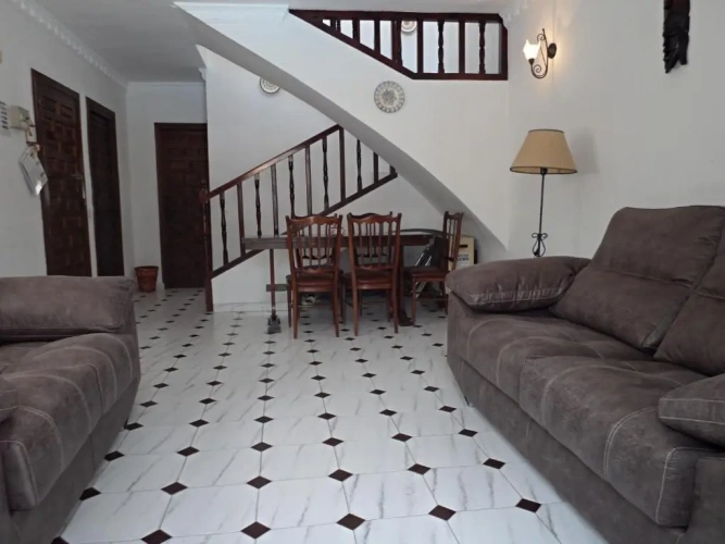 3 Bedrooms Cottage