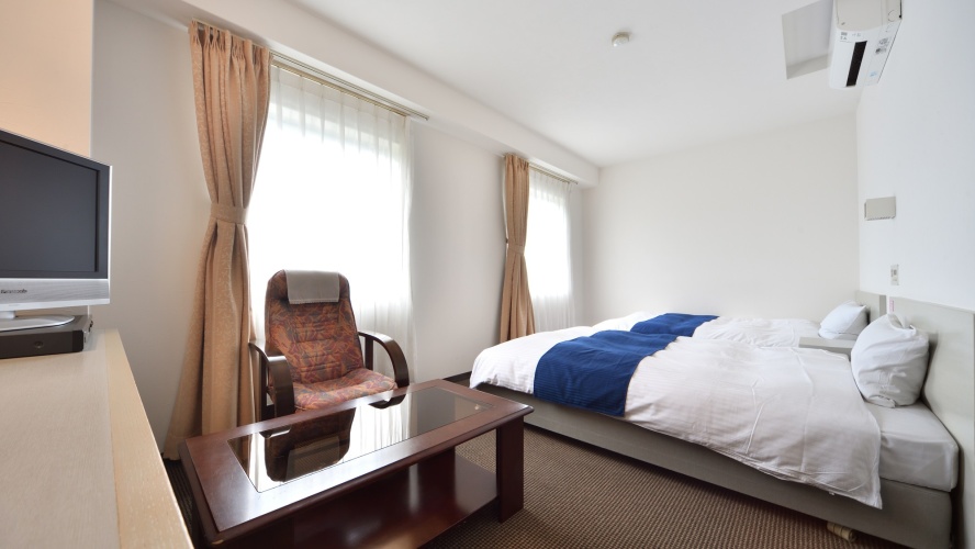 Standard Twin room with city view