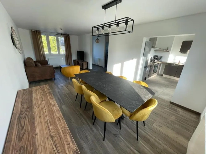 4 Bedrooms Cottage