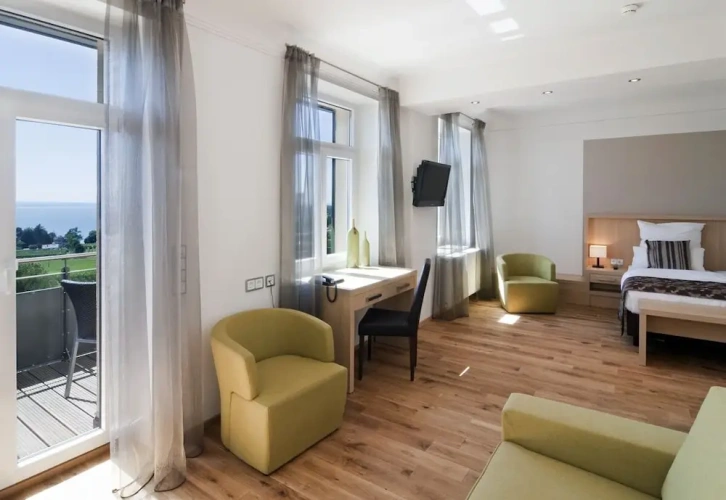 Premium Double room with balcony and with lake view