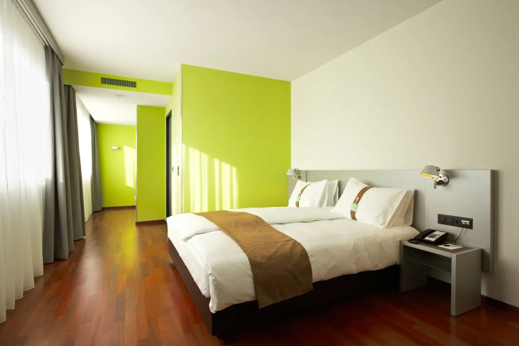 Holiday Inn Zurich - Messe by IHG
