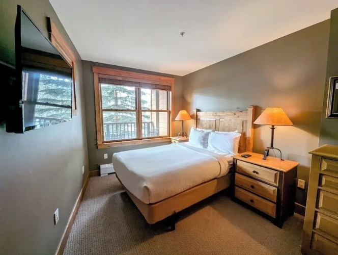 8843 The Springs Condo