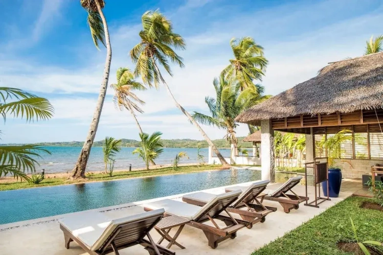 2 Bedrooms Luxury Villa beachfront