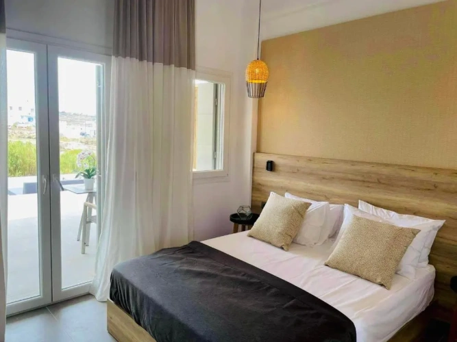 Standard room with pool view
