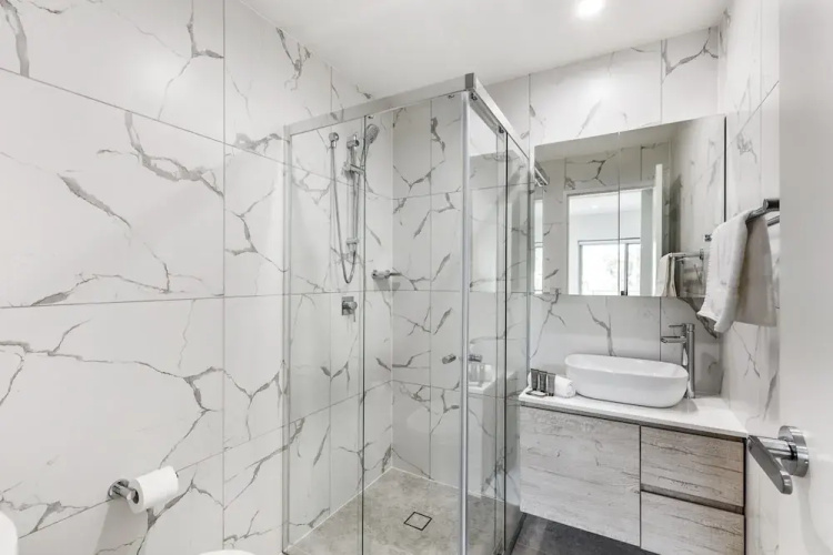 First Floor 3-bed Stunning Unit by The Ocean