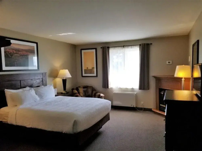 Hessenland Inn & Schatz Winery