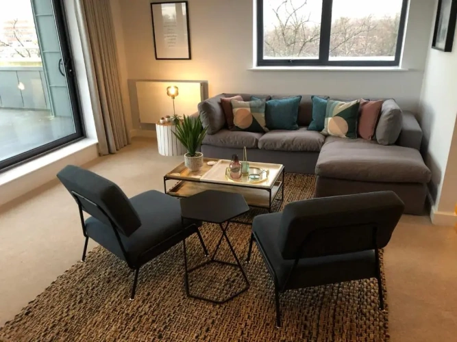 2 Bedrooms Apartment