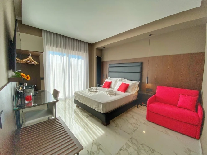 Deluxe Double room with city view