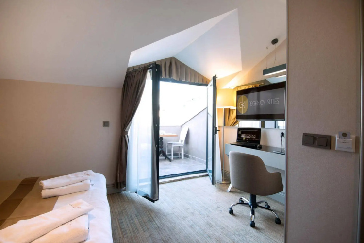 GK Regency Suites