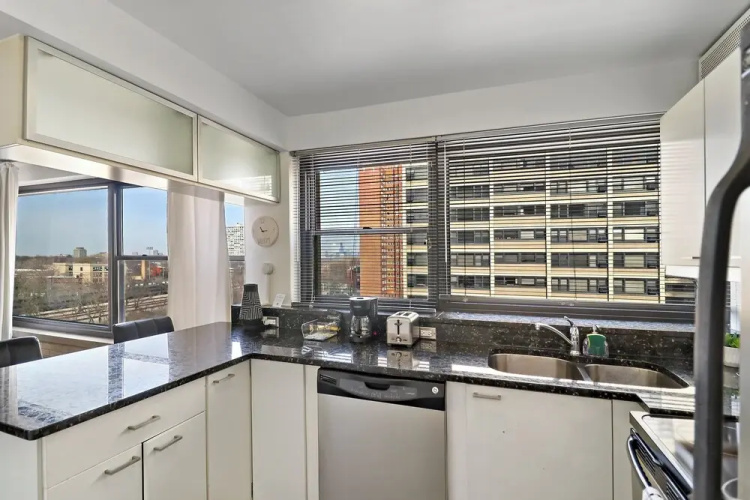 2BR Apt in Hyde Park - Algonquin 8E