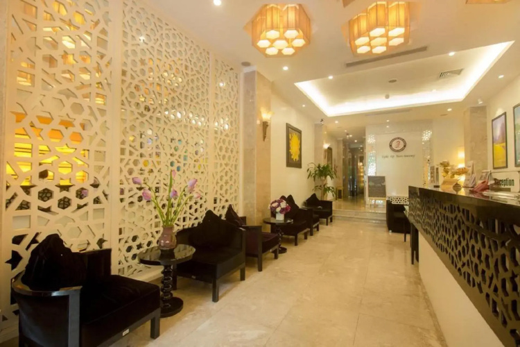 Rising Dragon Palace Hotel